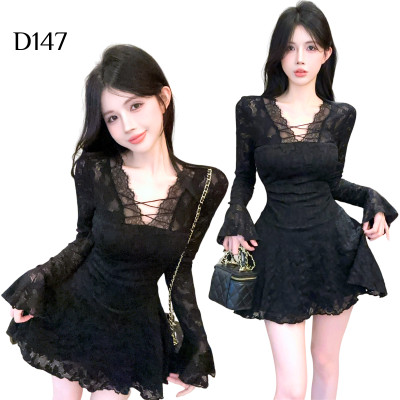 黑色蕾絲V領收腰長袖連衣裙 編號:D147